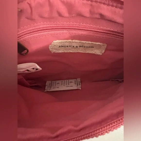 America & Beyond Pink Clutch - Picture 4 of 6